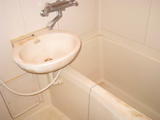 バス・シャワールーム　同物件、別号室のものです。