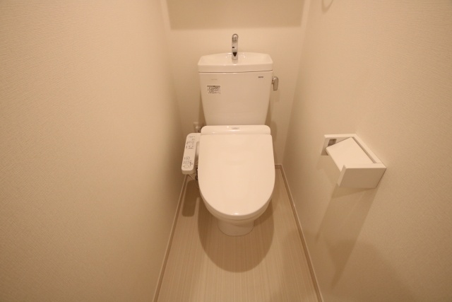 トイレ　※別室の参考写真の為、現況優先です。