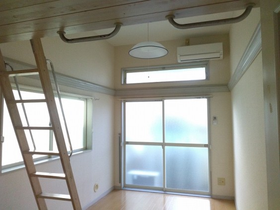 居室・リビング　2面採光のお部屋です