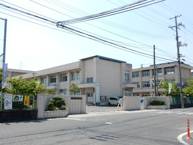中学校　岡山市立御南中学校（中学校）まで1021m