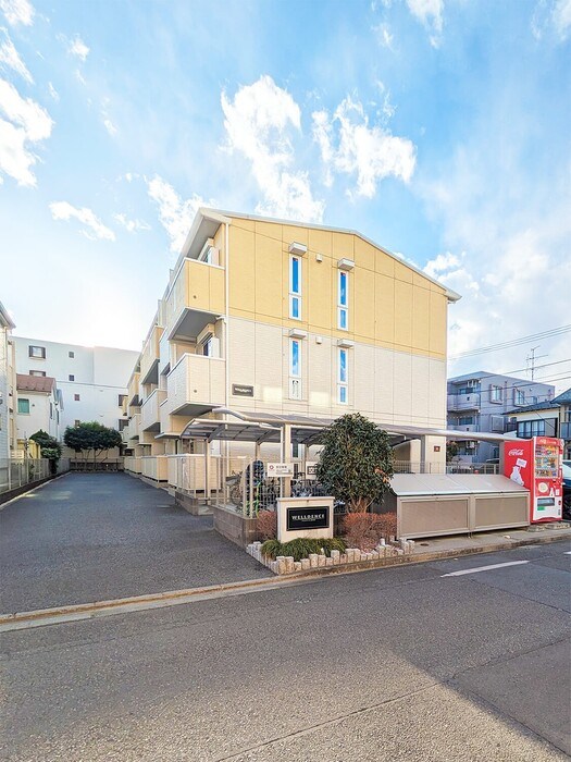 建物外観　シンプルな外観の建物です。