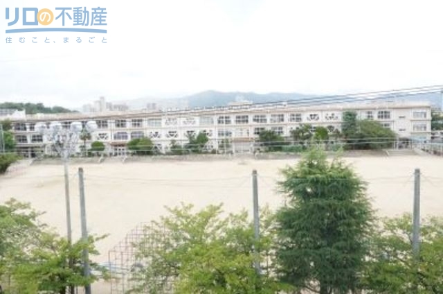 小学校　宝塚市立良元小学校（小学校）まで467m