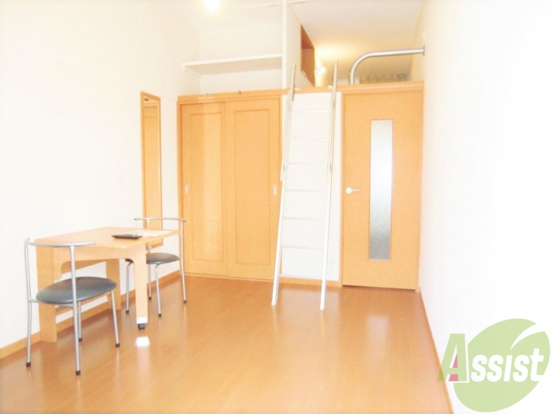 居室・リビング　同タイプ物件の為、形状や間取寸法、色調等が実際とは異なります