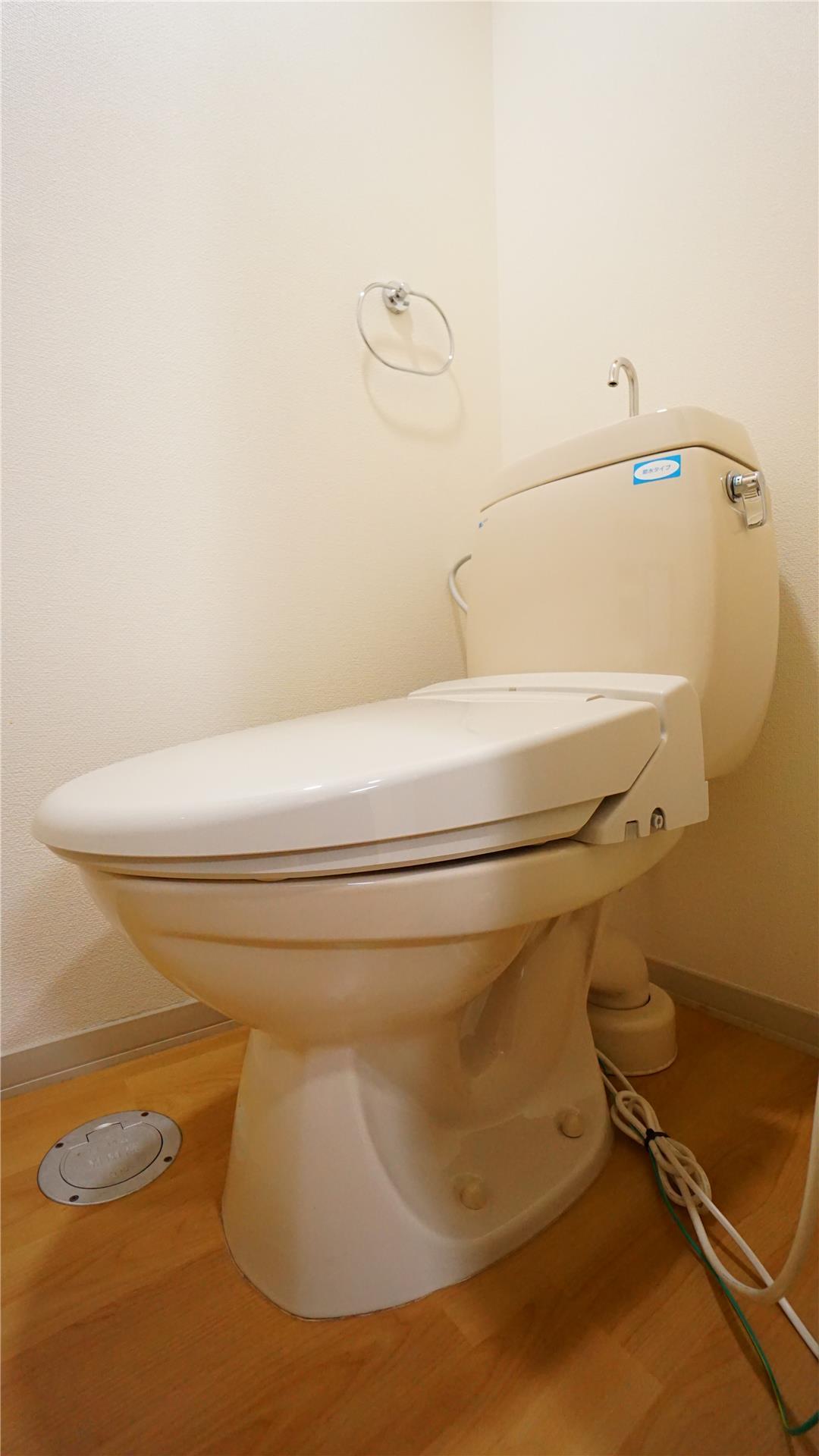 トイレ　別のお部屋のお写真です