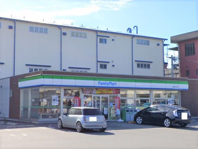 コンビニ　ファミリーマート（コンビニ）まで813m