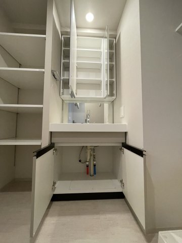 その他　アーバネックス新町　洗面台収納