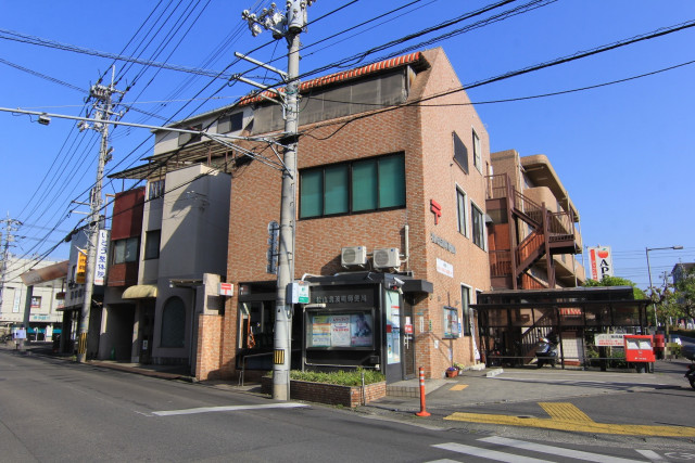 郵便局　松山湯渡町郵便局（郵便局）まで450m