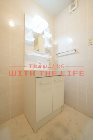 洗面設備　使いやすい独立洗面台です