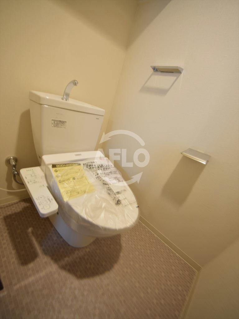 トイレ　プレサンス本町エクセトラ　温水洗浄便座