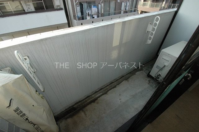 バルコニー　同物件別タイプの室内写真です