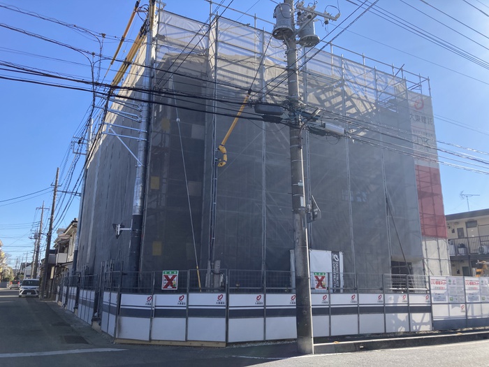 建物外観　建築中