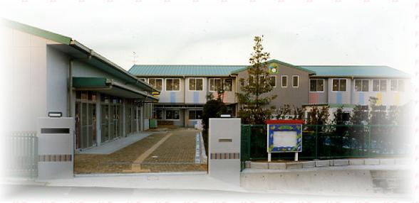 小学校　奈良市立三碓小学校（小学校）まで696m