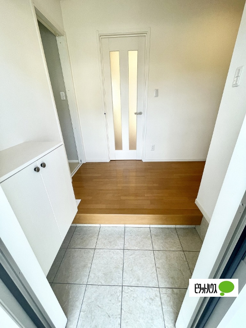 玄関　同物件別部屋