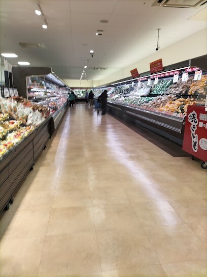 スーパー　カネスエザザシティ浜松店（スーパー）まで835m