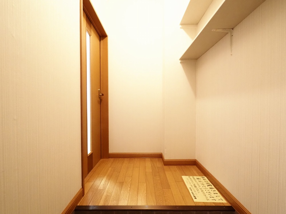 玄関　広々とした玄関です！