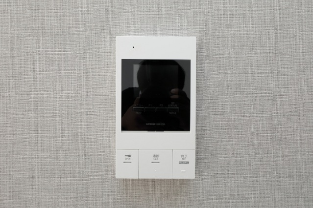 セキュリティ　モニター付きインターホン