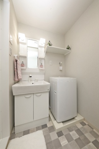 洗面設備　※モデルルームの写真です。小物などは付いていません。