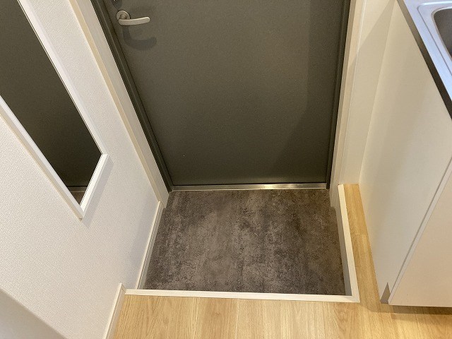 玄関　同マンション別部屋