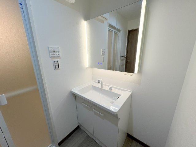 洗面設備　参考写真になりますのでご承知おき下さい。