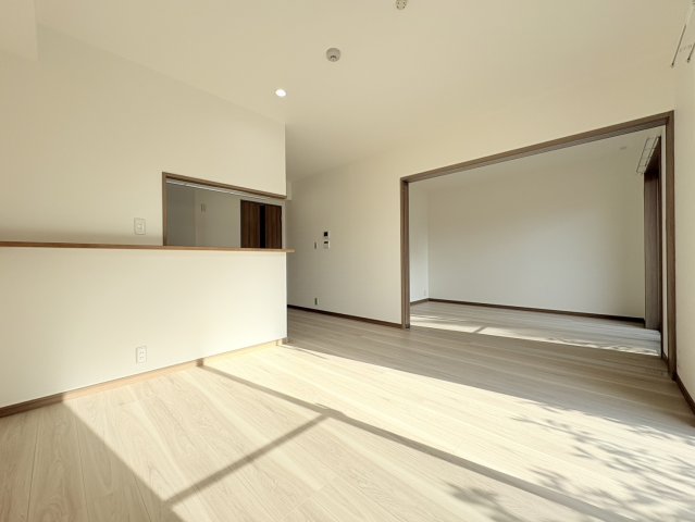 居室・リビング　参考写真になりますのでご承知おき下さい。