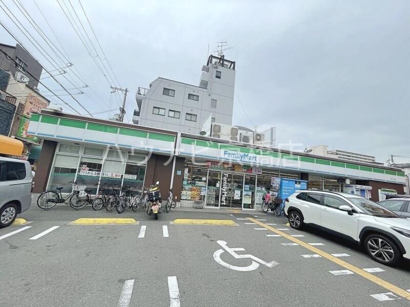 コンビニ　ファミリーマート大阪工大前店（コンビニ）まで191m