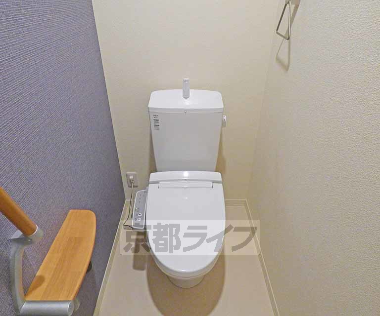 トイレ　ウォシュレット機能付きのトイレです。