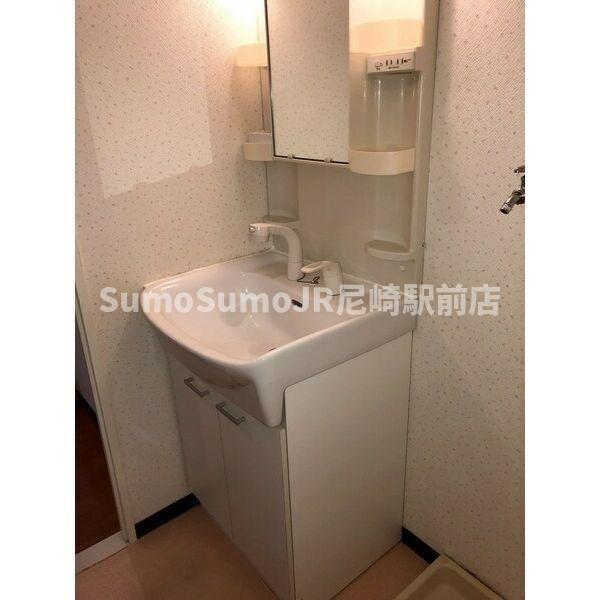 洗面設備　コンパクトで使いやすい洗面所