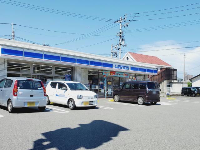 コンビニ　ローソン徳島中前川町店（コンビニ）まで557m