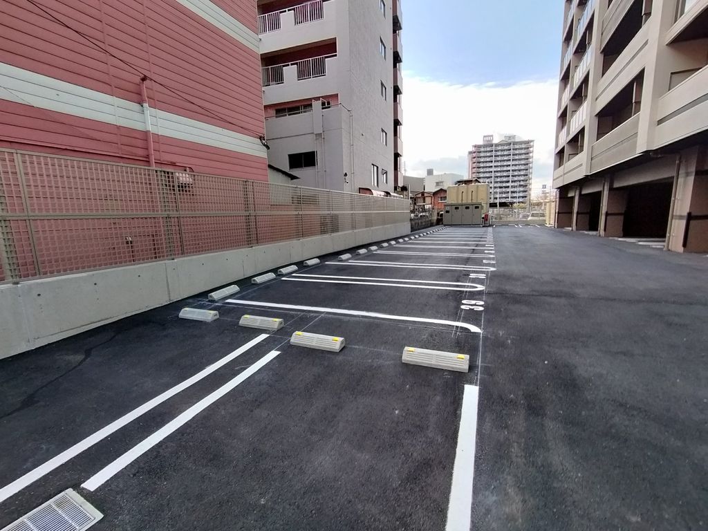 駐車場　駐車場