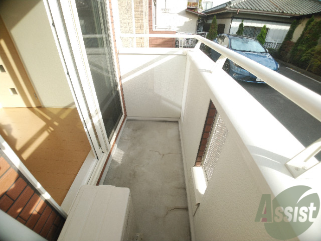 バルコニー　綺麗なバルコニー、外の空気が気持ち良く感じます！