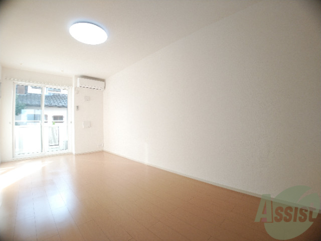 居室・リビング　広々としたリビング！日当たり良好、ゆっくり出来ますね！