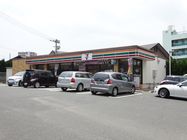 コンビニ　【セブンイレブン八幡槻田2丁目店】（コンビニ）まで198m