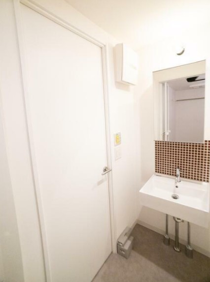 洗面設備　スペースが確保できる洗面所です