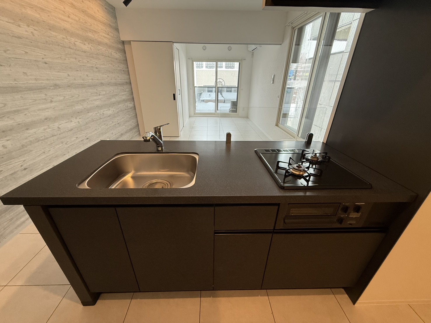 キッチン　こちらは違う号室のキッチンになります。