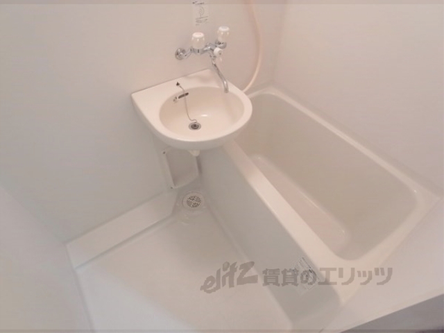 バス・シャワールーム　バス