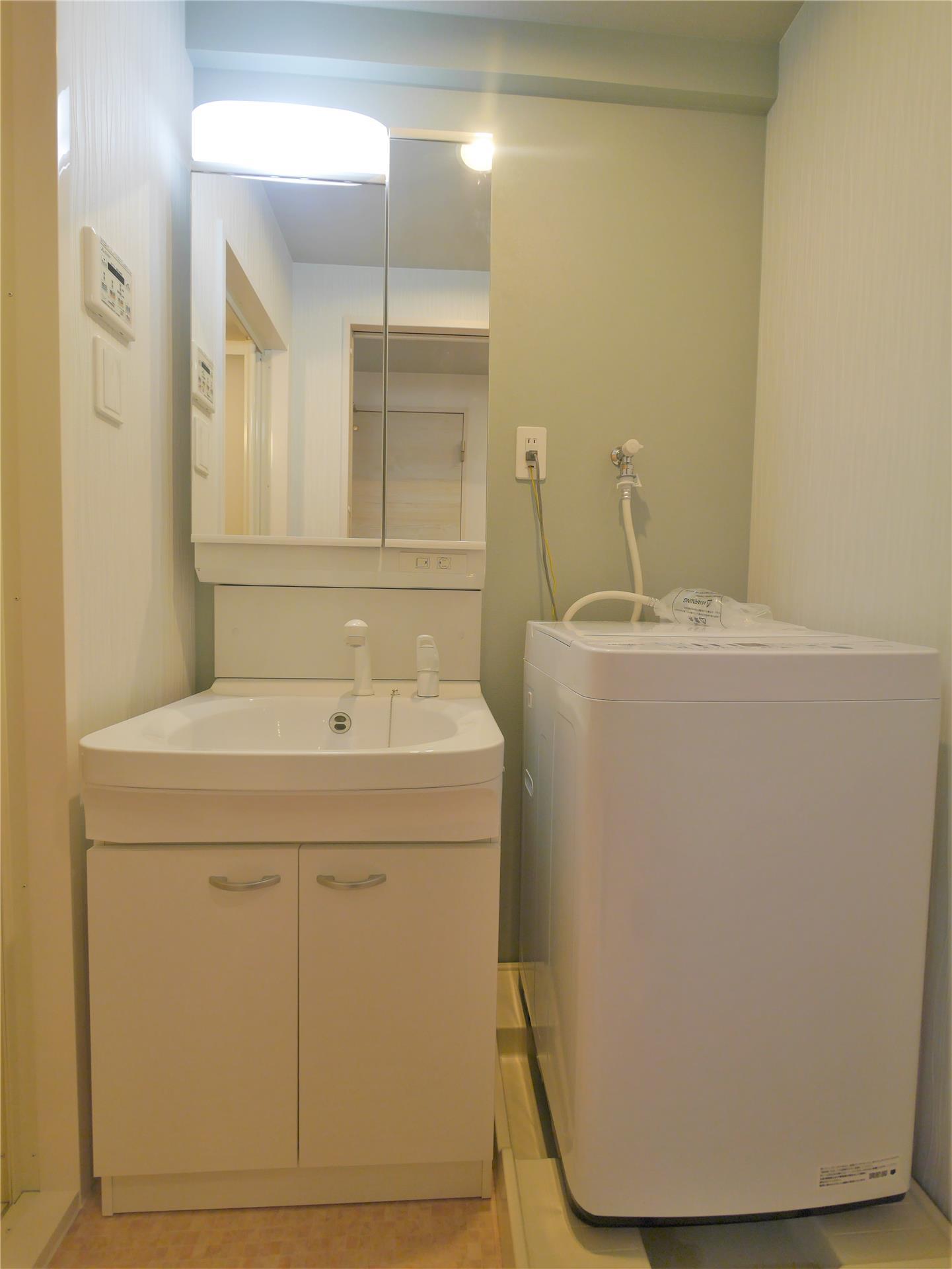 洗面設備　同仕様写真（モデルルーム写真のため入居時家具・備品等はついて