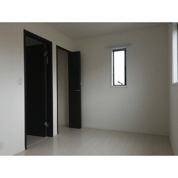 居室・リビング　きれいな洋室です