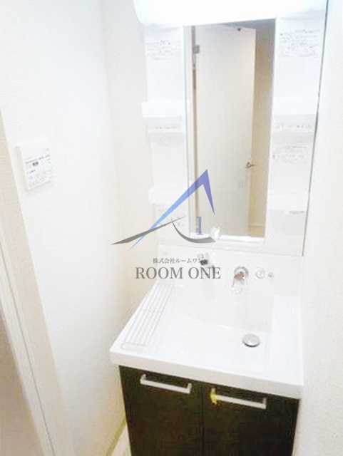 洗面設備　独立洗面台です。