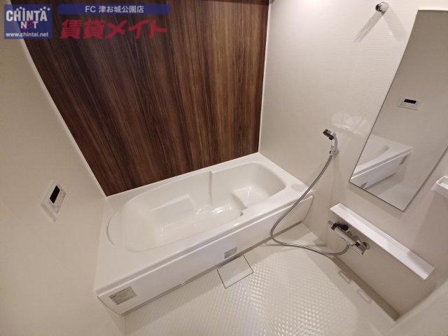 バス・シャワールーム　同型参考写真