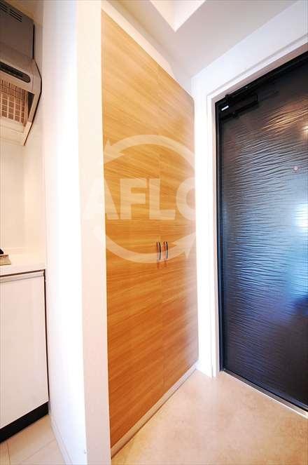 玄関　スプランディッド難波　下駄箱