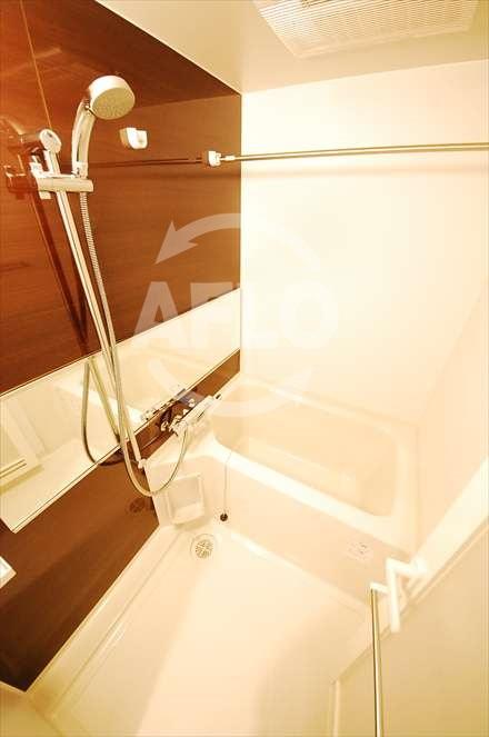 バス・シャワールーム　スプランディッド難波　浴室換気乾燥暖房機付バスルーム