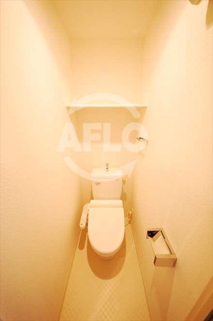 トイレ　スプランディッド難波　温水洗浄便座