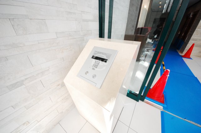 セキュリティ　スプランディッド難波　エントランスオートロック