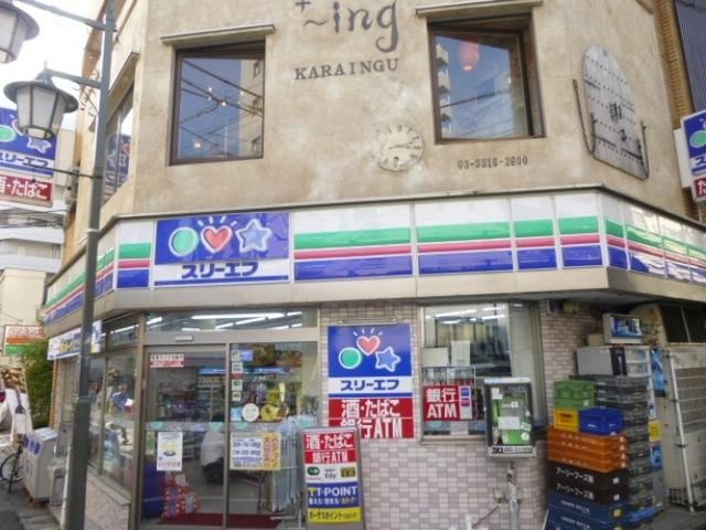 コンビニ　コンビニ（コンビニ）まで146m