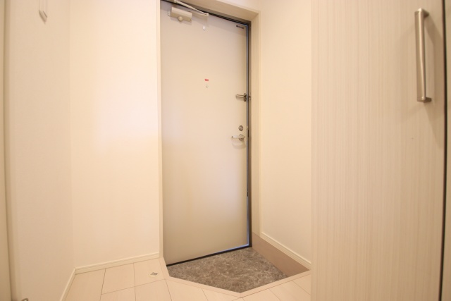 玄関　※別室の参考写真の為、現況優先です。