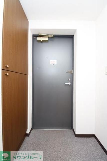 玄関　※写真は同タイプ住戸です。