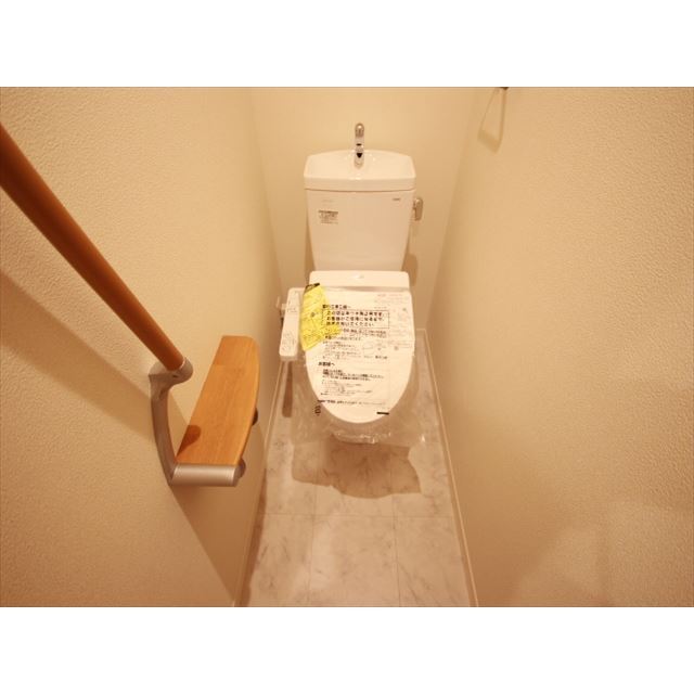 トイレ　温水洗浄便座完備★