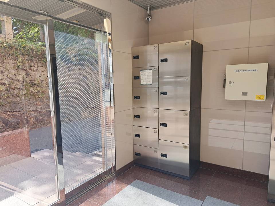 エントランス　宅配ボックス