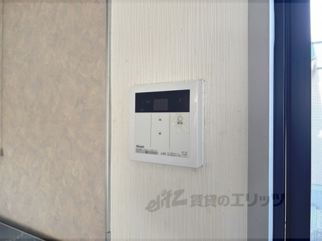 その他設備　給湯器リモコン