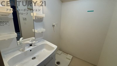 洗面設備　洗面所内に室内洗濯機置場がついてます！